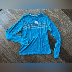 Brooks blue long by sleeve distance tee